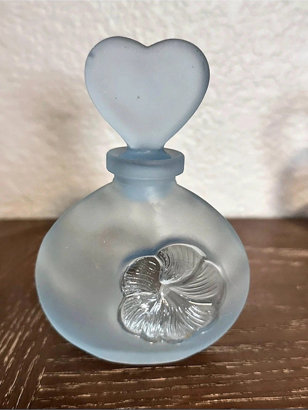 MR. NORMAN INC Frosted Glass Heart Stopper Flower Decor